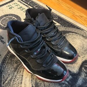 Jordan Bred 11 size 10.5 USED